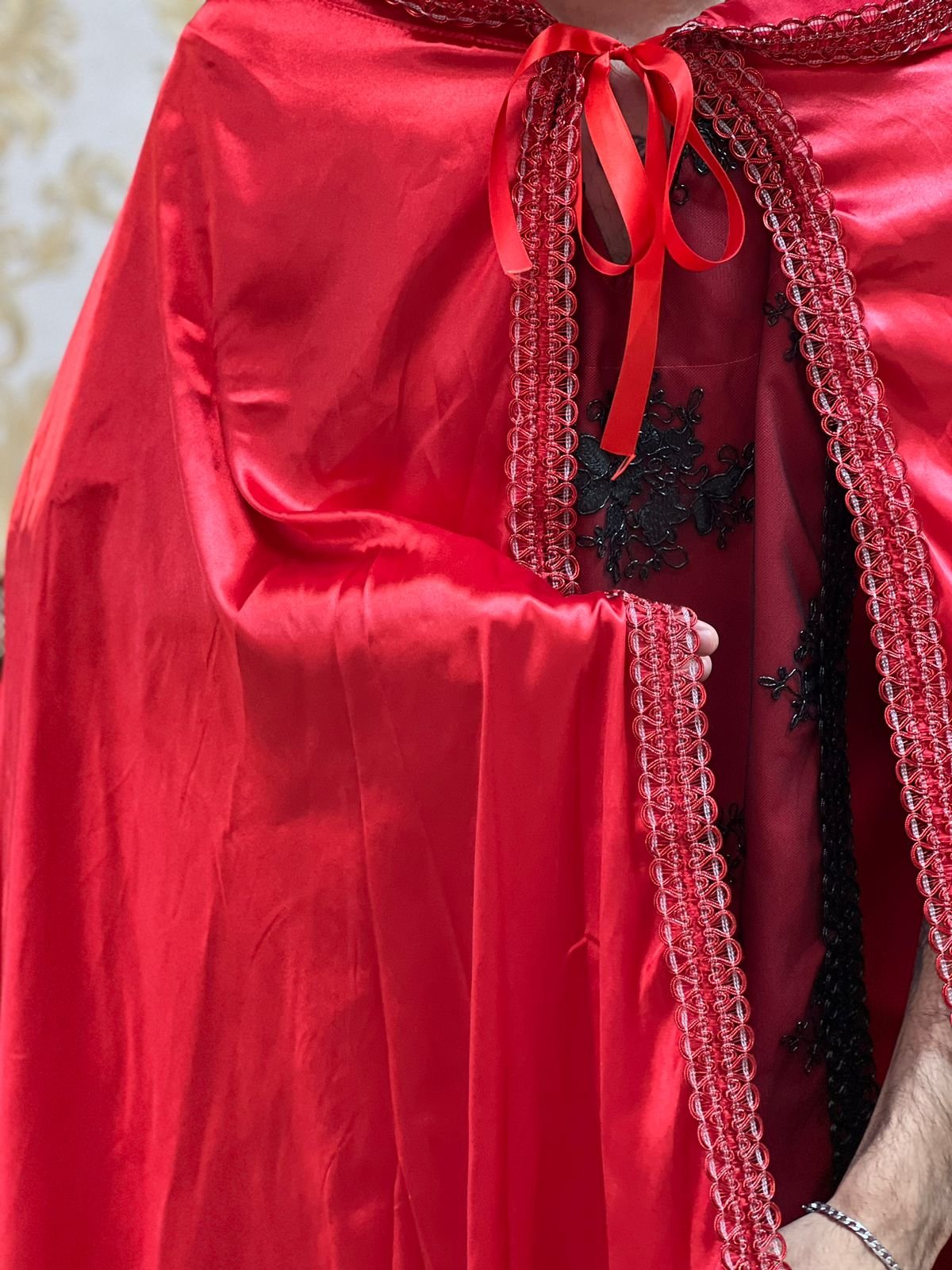 Capa Capuz Cetim Vermelha