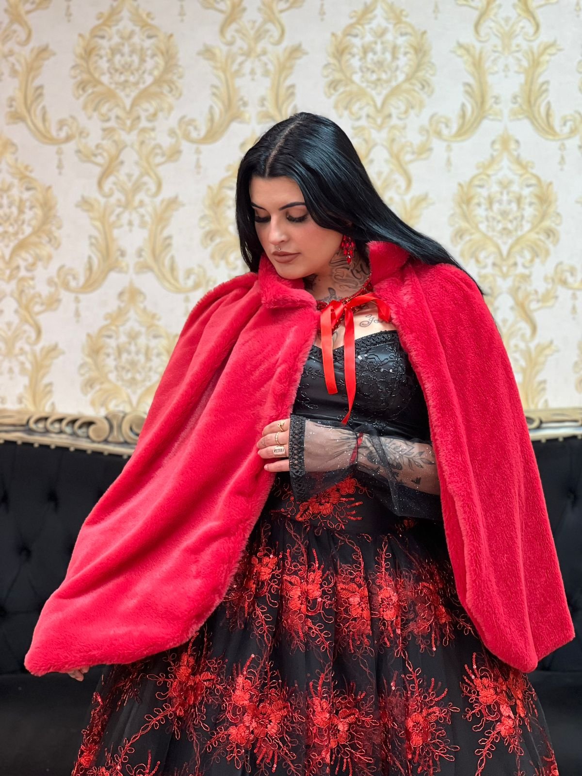 Capa Apeluciada Vermelho Escuro