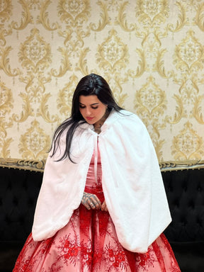 Capa Apeluciada Branca